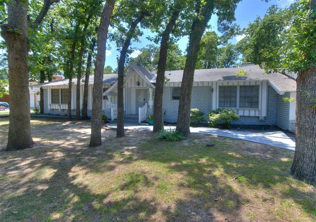Photo 2 of Single family home for sale at 1517 N Fordson Dr, Oklahoma City, OK 73127 | MLS# 1241958 | Listing updated on 2026-09-13