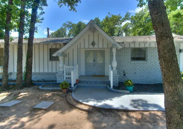 Photo 3 of Single family home for sale at 1517 N Fordson Dr, Oklahoma City, OK 73127 | MLS# 1241958 | Listing updated on 2026-09-13