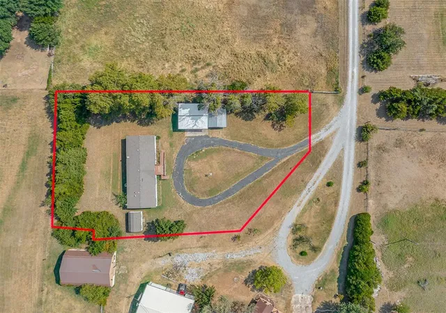 Photo 3 of Single family home for sale at 16099 Rolling Hills Rd #1/2, Yukon, OK 73099 | MLS# 1242104 | Listing updated on 2026-09-10