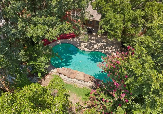 Photo 2 of Single family home for sale at 1101 Caines Hl Rd, Edmond, OK 73034 | MLS# 1242105 | Listing updated on 2026-09-14