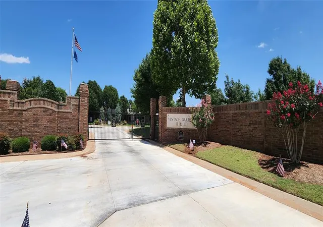 Photo 2 of Sale Pending at 16100 Silverado Dr, Edmond, OK 73013 | MLS# 1242155 | Listing updated on 2026-09-14