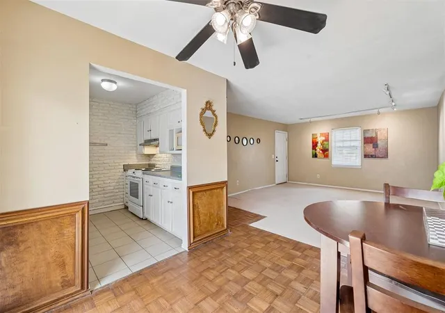 Listing Photo 4 - Condo for sale in building located at 11323 N May Ave, Oklahoma City, OK 73120 - Unit #B