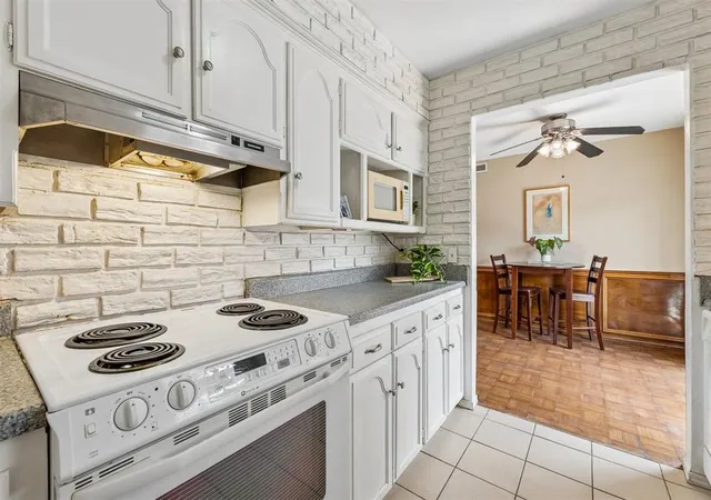 Listing Photo 5 - Condo for sale in building located at 11323 N May Ave, Oklahoma City, OK 73120 - Unit #B