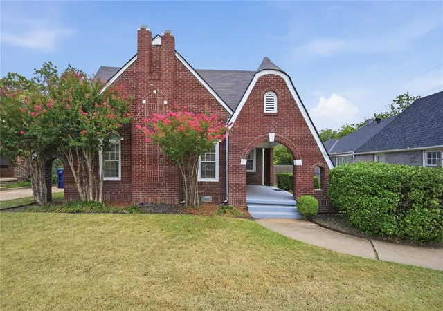 Photo 1 of Single family home for sale at 937 Ne 20th Street, Oklahoma City, OK 73105 | MLS# 1242337 | Listing updated on 2026-09-14