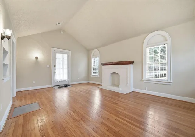 Photo 4 of Single family home for sale at 937 NE 20th Street, Oklahoma City, OK 73105 | MLS# 1242337 | Listing updated on 2026-09-14