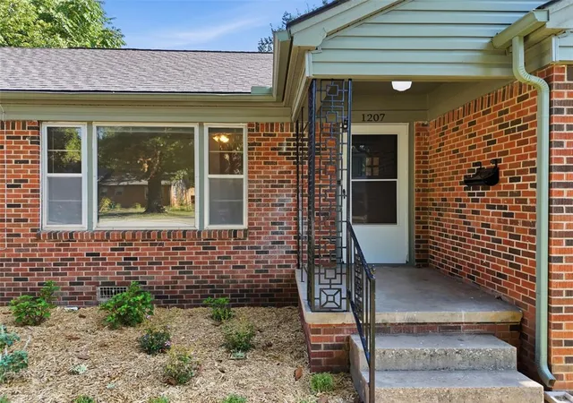 Photo 3 of Sale Pending at 1207 Huntington Way, Norman, OK 73069 | MLS# 1242350 | Listing updated on 2026-09-11