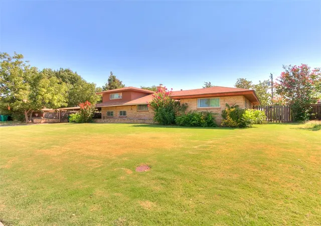 Photo 1 of Sale Pending at 6508 S Country Clb Dr, Oklahoma City, OK 73159 | MLS# 1242458 | Listing updated on 2026-09-11