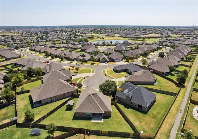 Photo 3 of Sale Pending at 18856 Pagoda Ct, Edmond, OK 73012 | MLS# 1242500 | Listing updated on 2026-09-14