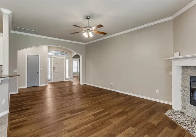 Photo 4 of Single family home for sale at 13928 Hunter Jackson Dr, Yukon, OK 73099 | MLS# 1242685 | Listing updated on 2026-09-10