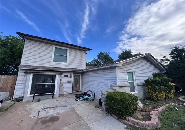 Photo 3 of Sale Pending at 2731 Sw 61st Street, Oklahoma City, OK 73159 | MLS# 1242699 | Listing updated on 2026-09-12