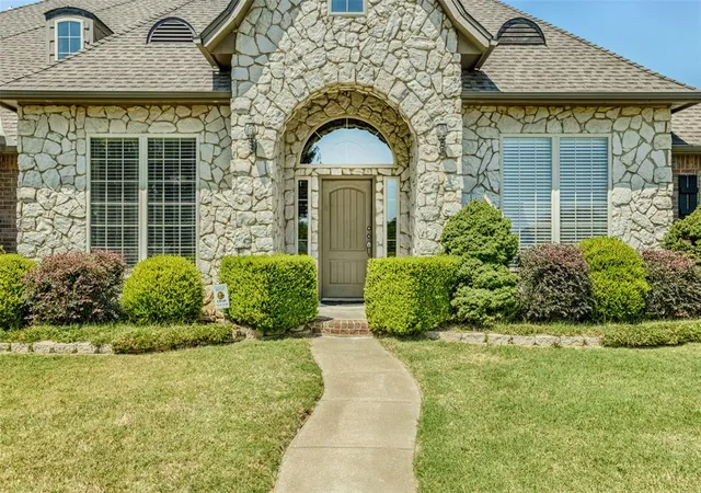 Photo 1 of Single family home for sale at 15315 Coral Crk Ln, Oklahoma City, OK 73165 | MLS# 1242802 | Listing updated on 2026-09-11