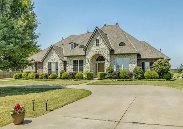 Photo 2 of Single family home for sale at 15315 Coral Crk Ln, Oklahoma City, OK 73165 | MLS# 1242802 | Listing updated on 2026-09-11