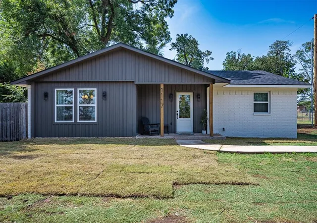 Photo 2 of Sale Pending at 1117 Vermont Ave, Chickasha, OK 73018 | MLS# 1242860 | Listing updated on 2026-09-15