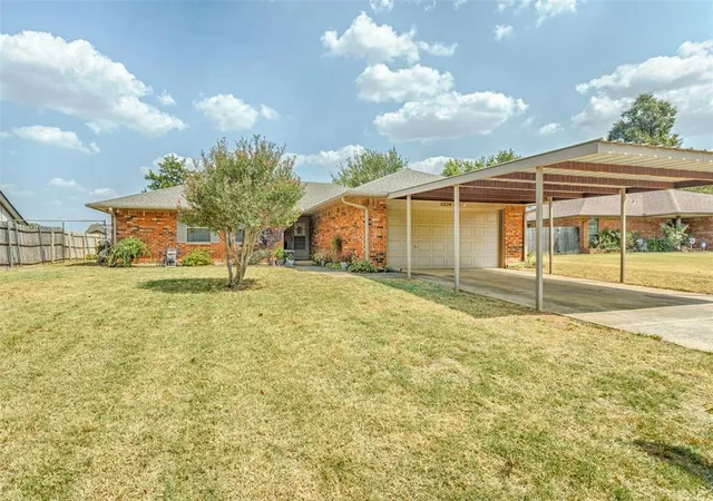 Photo 2 of Single family home for sale at 11824 Larkdale Dr, Yukon, OK 73099 | MLS# 1242875 | Listing updated on 2026-09-14
