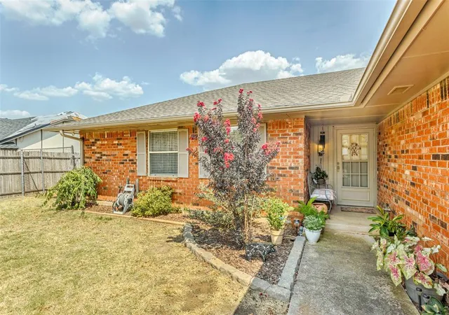 Photo 3 of Single family home for sale at 11824 Larkdale Dr, Yukon, OK 73099 | MLS# 1242875 | Listing updated on 2026-09-14