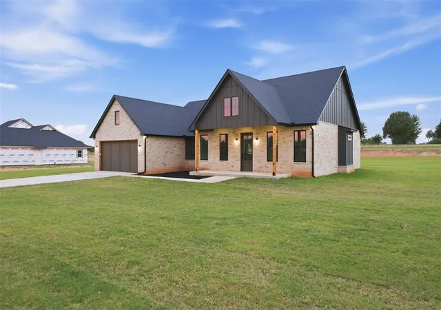 Photo 3 of Single family home for sale at 2153 Providence Way, Crescent, OK 73028 | MLS# 1242928 | Listing updated on 2026-09-09