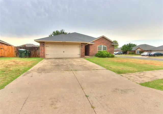 Photo 2 of Sale Pending at 21925 Homesteaders Rd, Edmond, OK 73012 | MLS# 1243001 | Listing updated on 2026-09-29