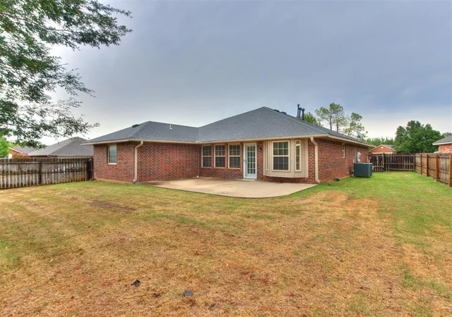 Photo 3 of Sale Pending at 21925 Homesteaders Rd, Edmond, OK 73012 | MLS# 1243001 | Listing updated on 2026-09-29