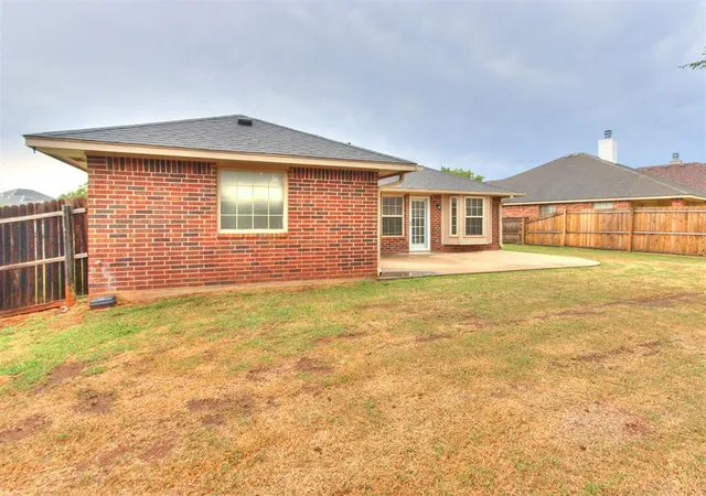 Photo 4 of Sale Pending at 21925 Homesteaders Rd, Edmond, OK 73012 | MLS# 1243001 | Listing updated on 2026-09-29