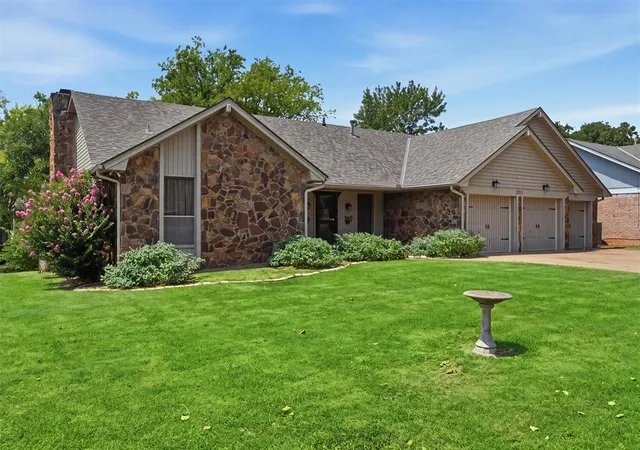 Photo 3 of Single family home for sale at 3711 Marked Tree Dr, Edmond, OK 73013 | MLS# 1243012 | Listing updated on 2026-09-14