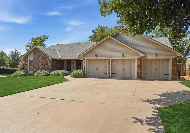 Photo 3 of Single family home for sale at 3711 Marked Tree Dr, Edmond, OK 73013 | MLS# 1243012 | Listing updated on 2026-09-14