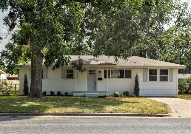 Photo 1 of Single family home for sale at 1712 W Boyd Dr, Norman, OK 73069 | MLS# 1243166 | Listing updated on 2026-09-11