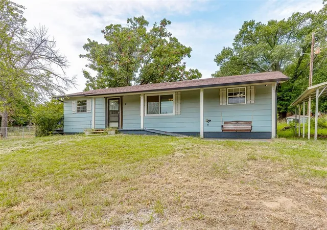 Photo 2 of Sale Pending at 2 Clearpond Ln, Shawnee, OK 74801 | MLS# 1243215 | Listing updated on 2026-09-10