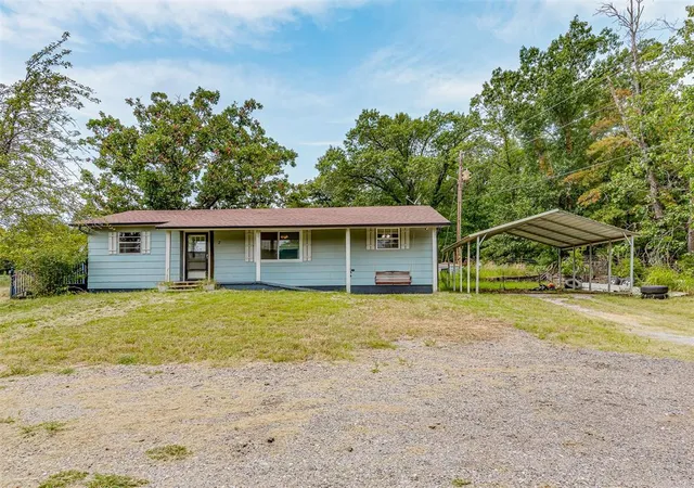 Photo 3 of Sale Pending at 2 Clearpond Ln, Shawnee, OK 74801 | MLS# 1243215 | Listing updated on 2026-09-10