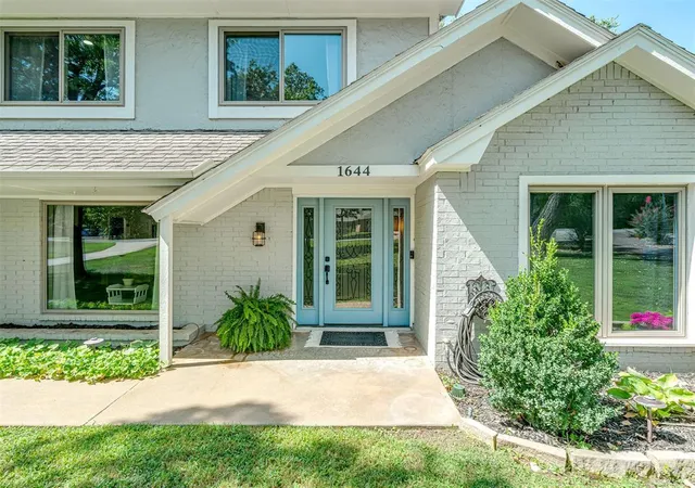 Photo 3 of Single family home for sale at 1644 Red Fox Rd, Edmond, OK 73034 | MLS# 1243233 | Listing updated on 2026-09-16