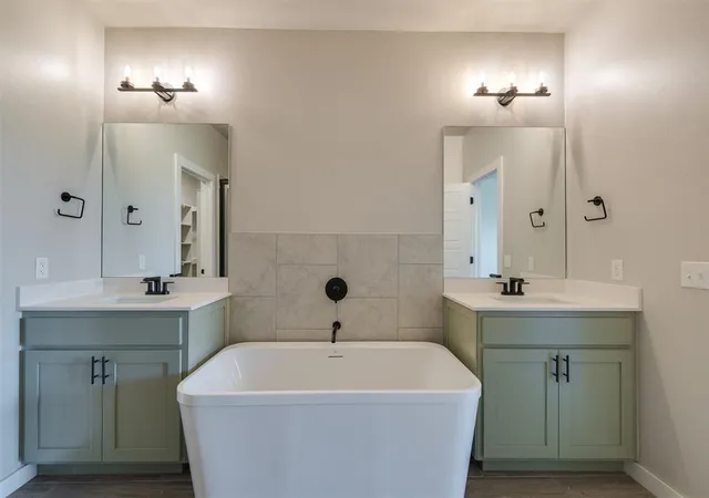 Photo 3 of Single family home for sale at 409 Carlow Way, Yukon, OK 73099 | MLS# 1243279 | Listing updated on 2026-09-15