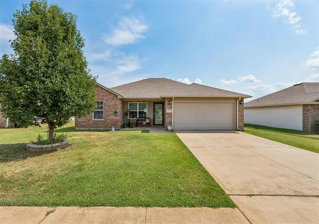 Photo 2 of Sale Pending at 1304 Granite Ln, Noble, OK 73068 | MLS# 1243357 | Listing updated on 2026-09-12