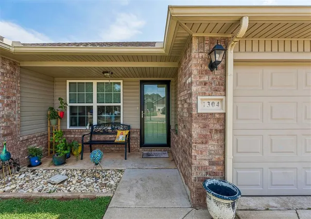 Photo 3 of Sale Pending at 1304 Granite Ln, Noble, OK 73068 | MLS# 1243357 | Listing updated on 2026-09-12