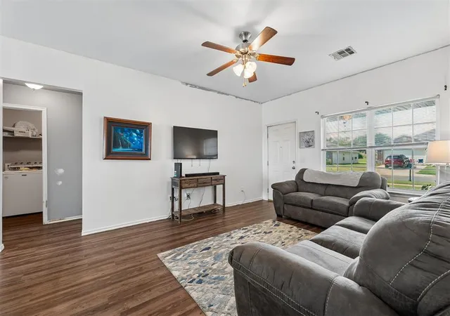 Photo 3 of Sale Pending at 1304 Granite Ln, Noble, OK 73068 | MLS# 1243357 | Listing updated on 2026-09-12