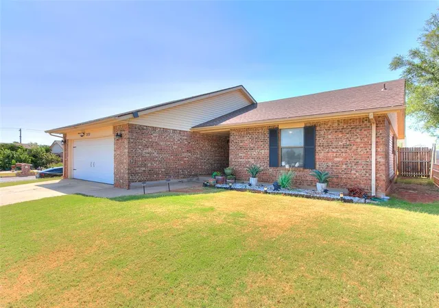 Photo 2 of Single family home for sale at 3520 Se 55th Street, Oklahoma City, OK 73135 | MLS# 1243419 | Listing updated on 2026-09-11