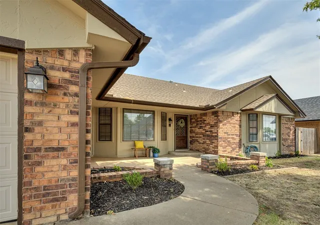 Photo 3 of Single family home for sale at 2919 Sw 127th Street, Oklahoma City, OK 73170 | MLS# 1243437 | Listing updated on 2026-09-13