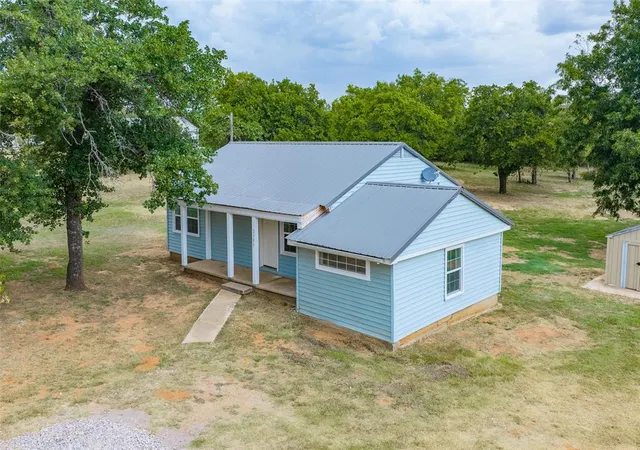 Photo 4 of Single family home for sale at 2505 SE 84th Avenue, Norman, OK 73026 | MLS# 1243473 | Listing updated on 2026-09-12