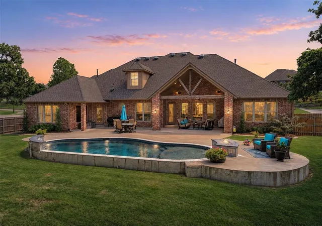 Photo 2 of Sale Pending at 1317 Autumn Crk Dr, Edmond, OK 73003 | MLS# 1243538 | Listing updated on 2026-09-08