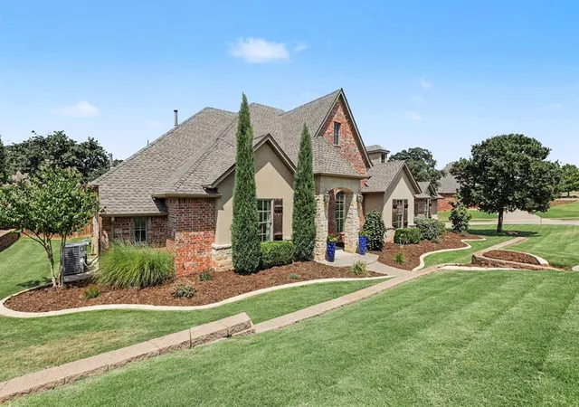Photo 3 of Sale Pending at 1317 Autumn Crk Dr, Edmond, OK 73003 | MLS# 1243538 | Listing updated on 2026-09-08