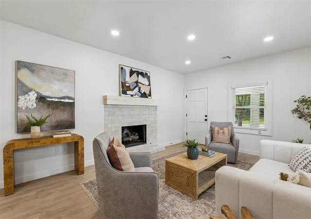 Photo 3 of Single family home for sale at 525 Nw 27th Street, Oklahoma City, OK 73103 | MLS# 1243625 | Listing updated on 2026-09-14
