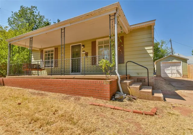 Photo 2 of Single family home for sale at 315 N 13th Street, Guthrie, OK 73044 | MLS# 1243670 | Listing updated on 2026-09-15