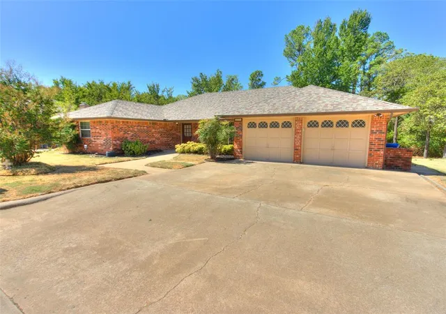 Photo 3 of Single family home for sale at 229 Chaucer Crescent St, Oklahoma City, OK 73130 | MLS# 1243686 | Listing updated on 2026-09-12