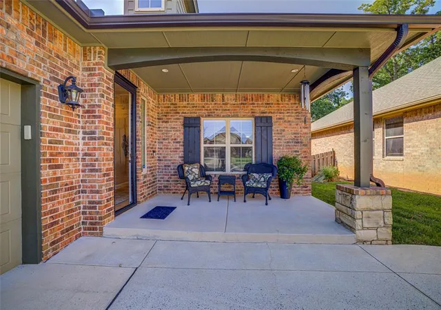 Photo 4 of Single family home for sale at 2116 Turtle Crk Dr, Norman, OK 73071 | MLS# 1243810 | Listing updated on 2026-09-13