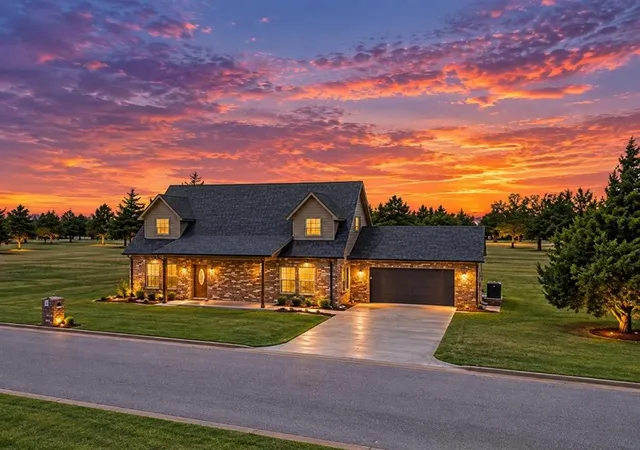 Photo 1 of Single family home for sale at 1801 Fairway Dr, Guthrie, OK 73044 | MLS# 1243844 | Listing updated on 2026-09-14