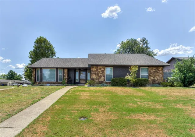 Photo 1 of Single family home for sale at 9724 Kent Dr, Oklahoma City, OK 73130 | MLS# 1243880 | Listing updated on 2026-09-12