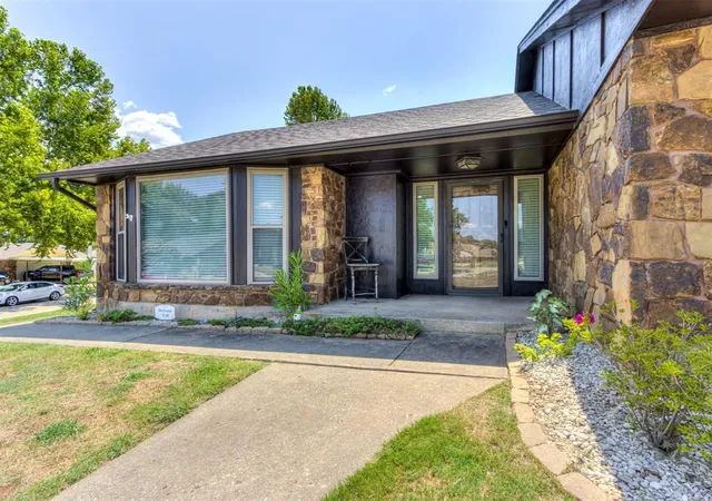 Photo 3 of Single family home for sale at 9724 Kent Dr, Oklahoma City, OK 73130 | MLS# 1243880 | Listing updated on 2026-09-12