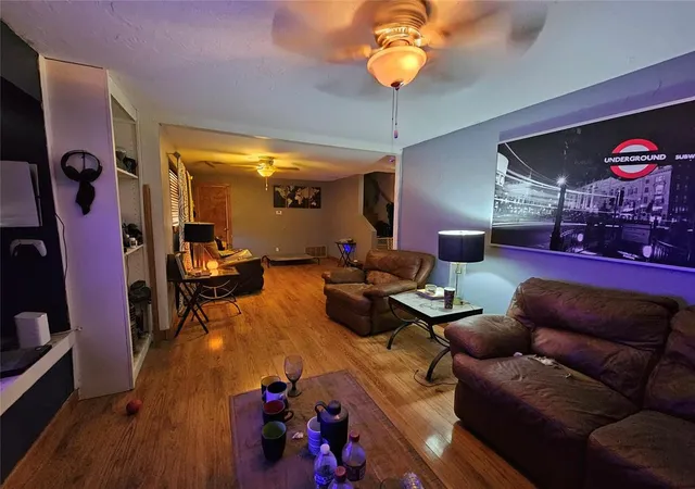 Photo 4 of Single family home for sale at 121 SW 16th Street, Moore, OK 73160 | MLS# 1243922 | Listing updated on 2026-09-14