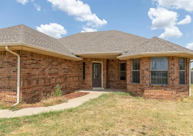 Photo 3 of Single family home for sale at 893 S Cemetery Rd, Tuttle, OK 73089 | MLS# 1243985 | Listing updated on 2026-09-24