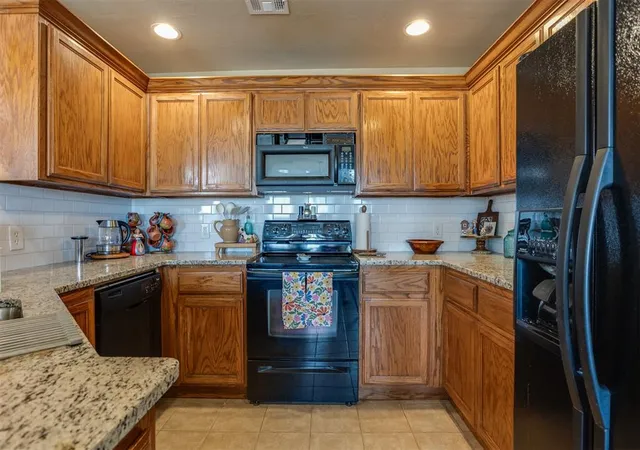 Photo 3 of Single family home for sale at 893 S Cemetery Rd, Tuttle, OK 73089 | MLS# 1243985 | Listing updated on 2026-10-08
