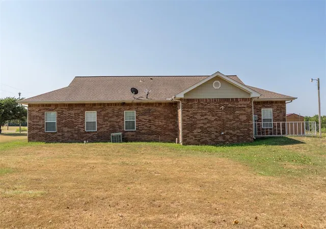 Photo 3 of Single family home for sale at 4 S Hillcrest Way, Okemah, OK 74859 | MLS# 1244021 | Listing updated on 2026-09-10