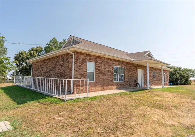 Photo 4 of Single family home for sale at 4 S Hillcrest Way, Okemah, OK 74859 | MLS# 1244021 | Listing updated on 2026-09-10